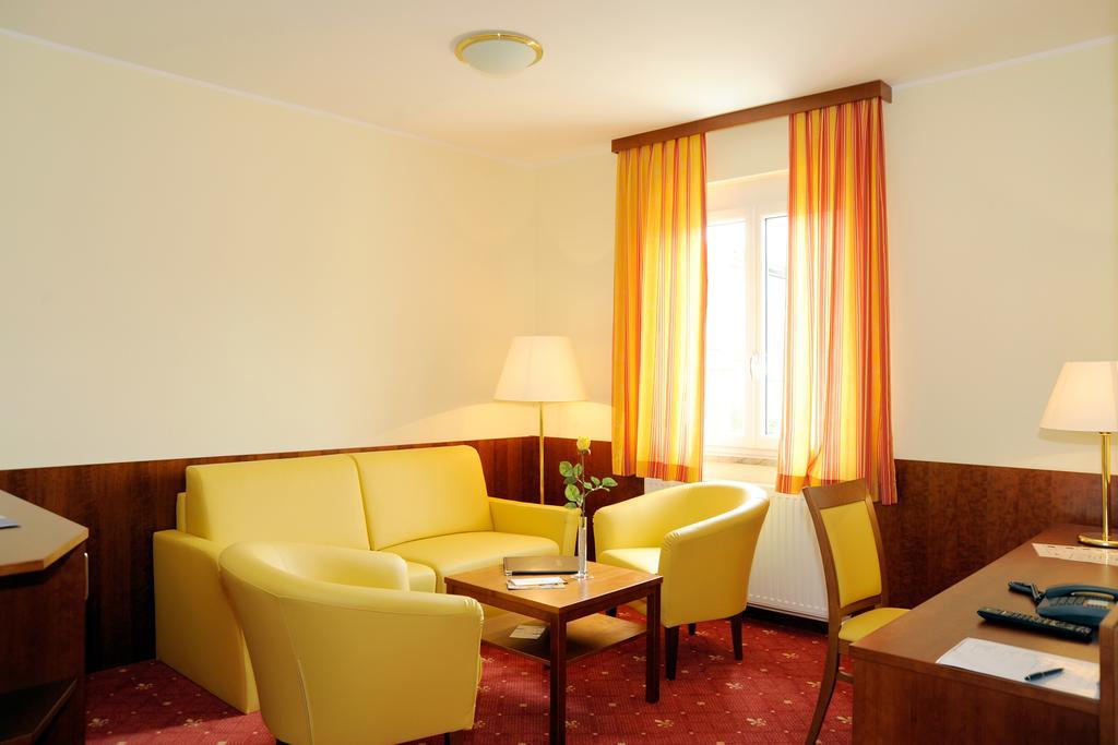 Der Kaiserhof Ried Ried im Innkreis Room photo